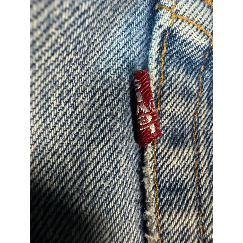 Levi's 550 Relaxed Fit Size 42x32 Light Wash Denim Blue Jeans 0301 Vintage